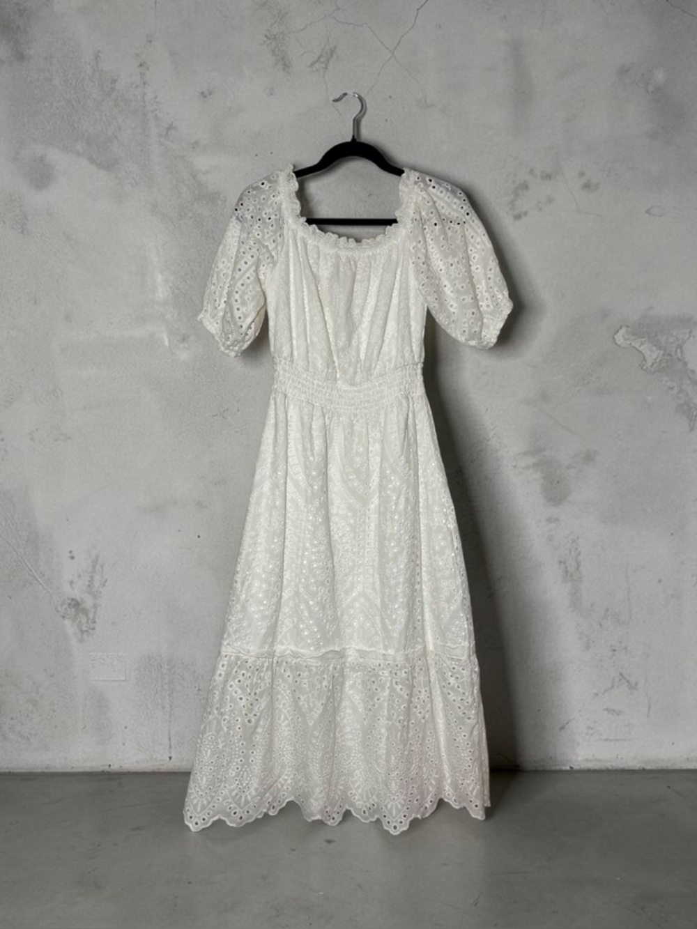 Betsey Johnson Eyelet Lace Dress Womens Medium tiered Smocked Waist Puff Sleeve